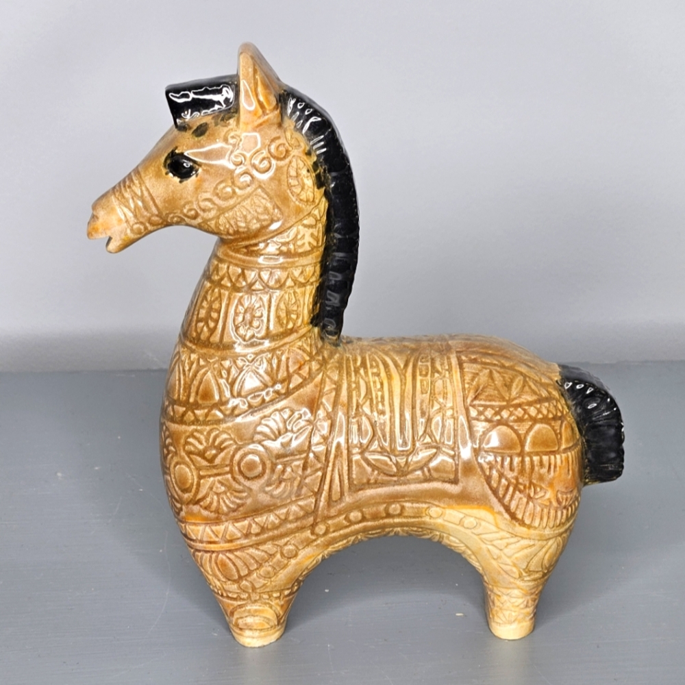 Vintage Bitossi Style Trojan Horse Ceramic Figurine Black & Tan Signed 6.5" x 5"